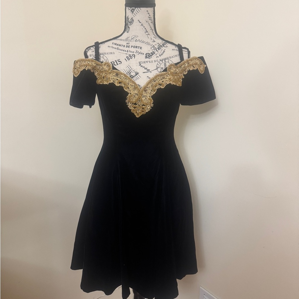 80’s vintage velvet off the shoulder Black Dress with Gold Detailing size 4
